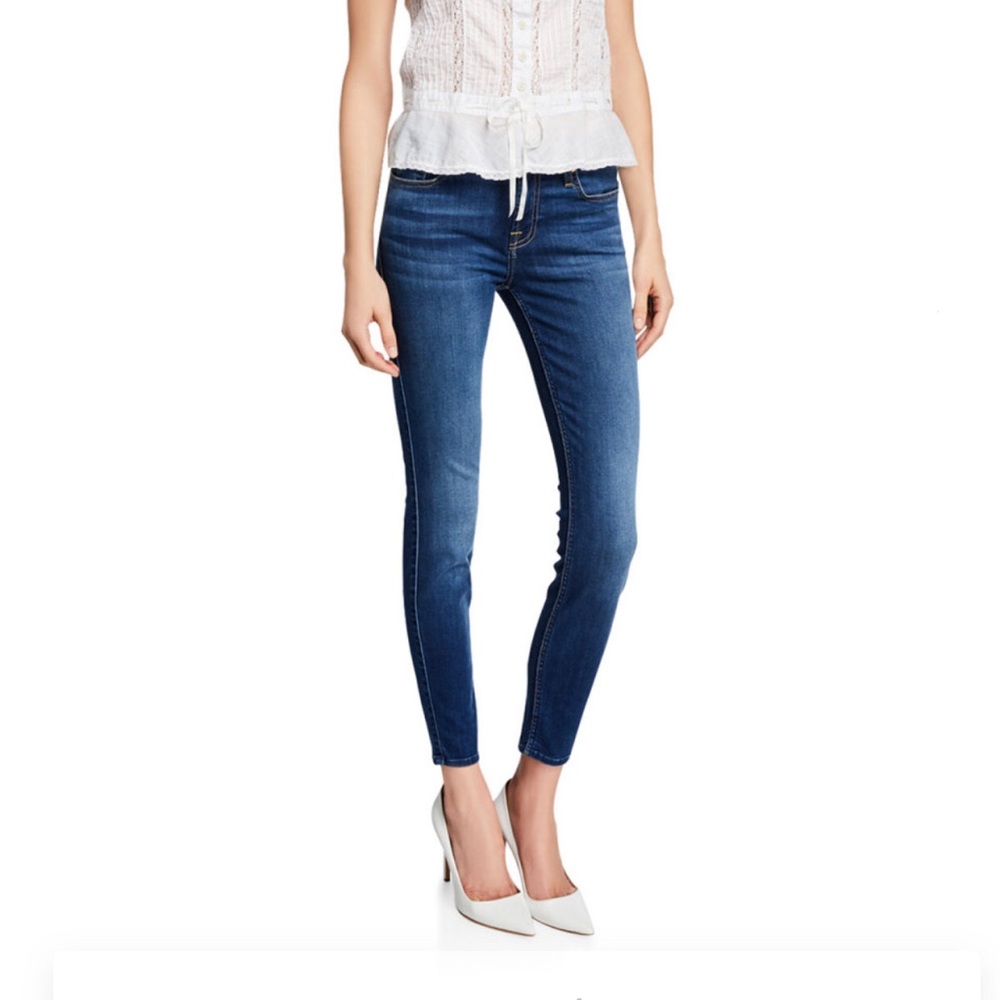 ✨HP✨7FAM The Skinny Medium Wash Skinny Jeans